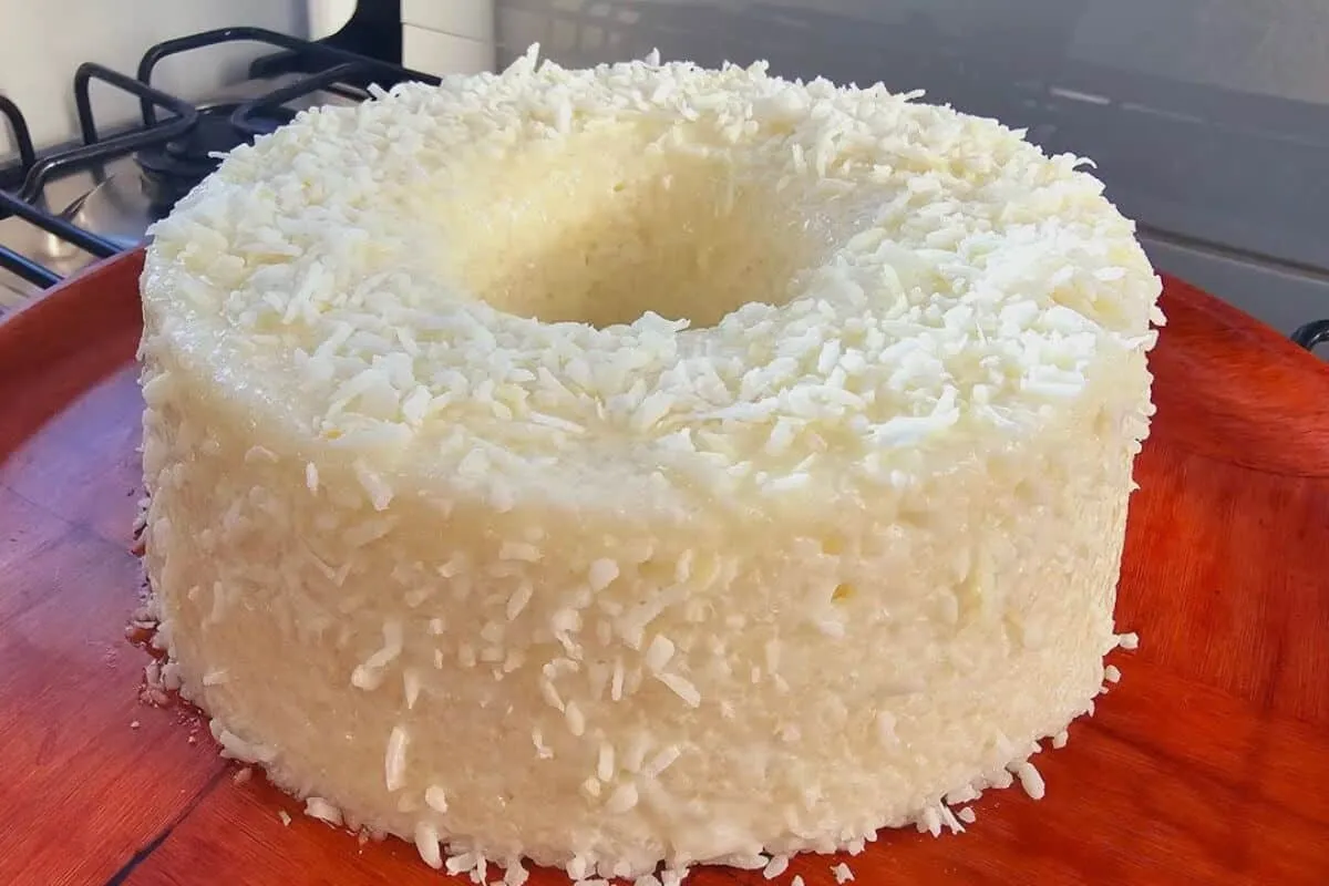 Bolo de tapioca com coco, que não precisa de forno nem de ov