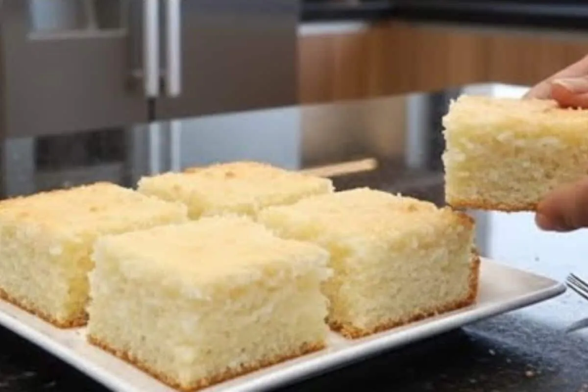 Bolo de tapioca com coco, uma sobremesa  muito fácil de prep