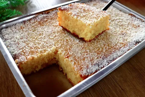 Bolo de tapioca granulada delicioso sem farinha e com aquele