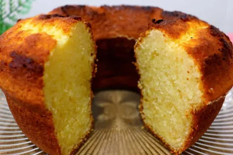 Bolo de trigo econômico e fácil de fazer para aquelas visita