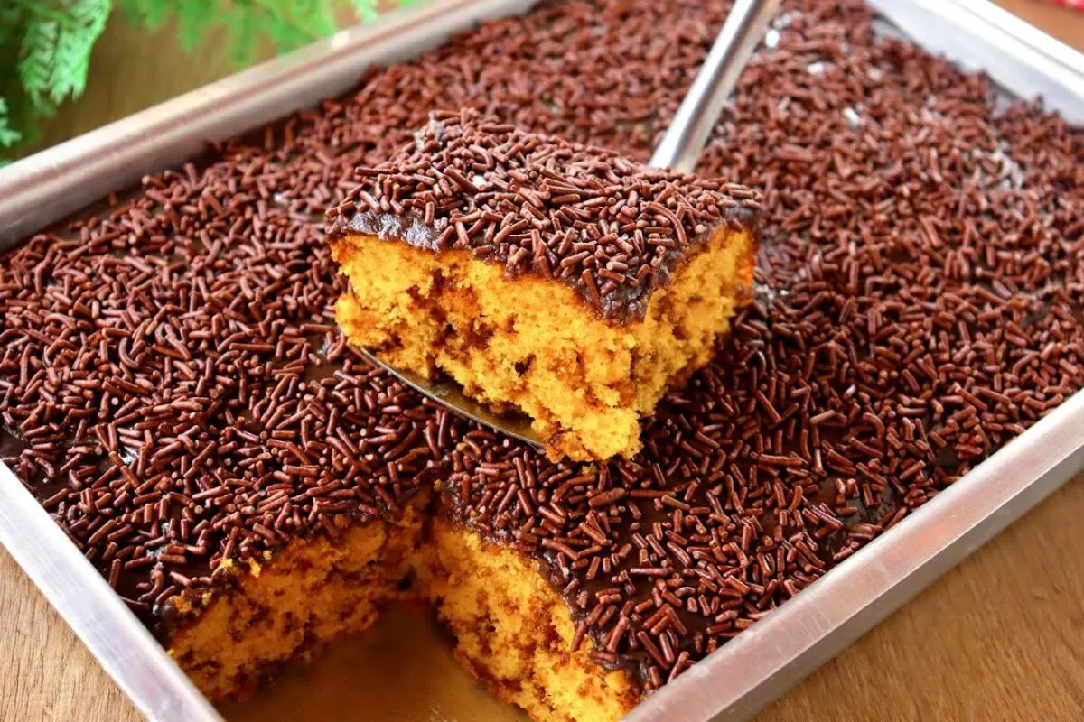 Bolo formigueiro de cenoura fofinho e muito fácil de prepara