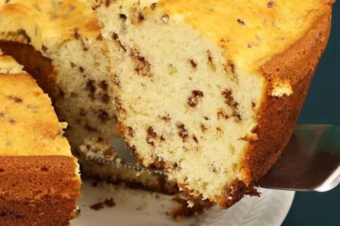 Bolo formigueiro fofinho e molhadinho que é o mais fácil e r