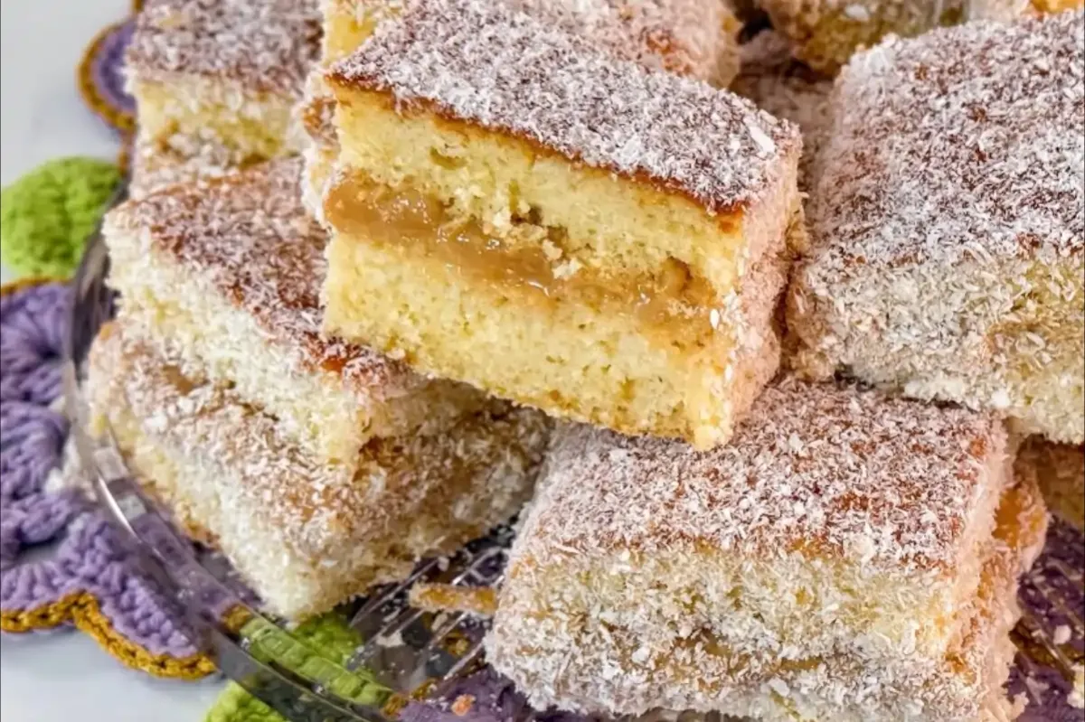 Bolo gelado de coco: molhadinho, fácil de preparar e ótimo p