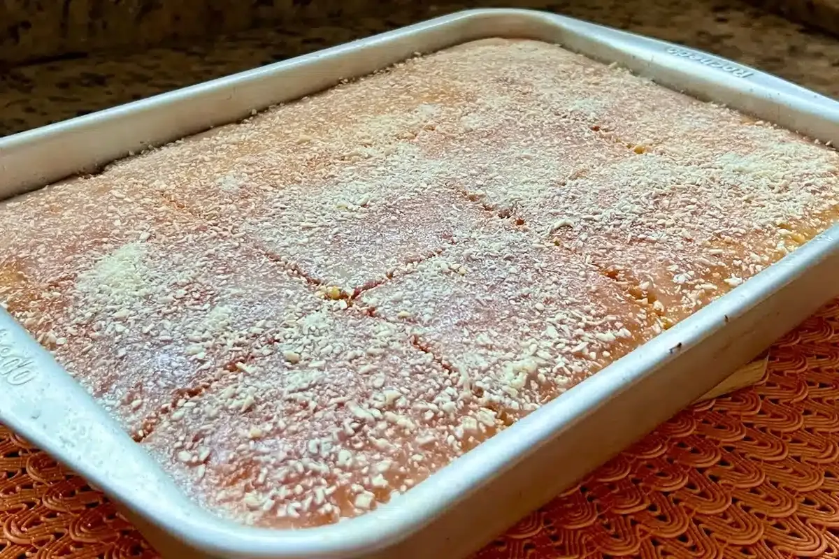Bolo grande e fácil de fazer para o café: super molhadinho e