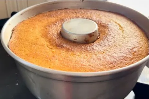 Bolo grande sem trigo feito no liquidificador fofinho e com 