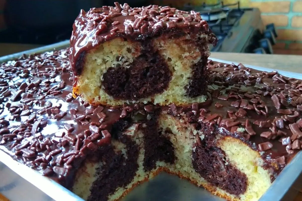 Bolo mesclado: muito fofinho, úmido, e com aquele visual lin