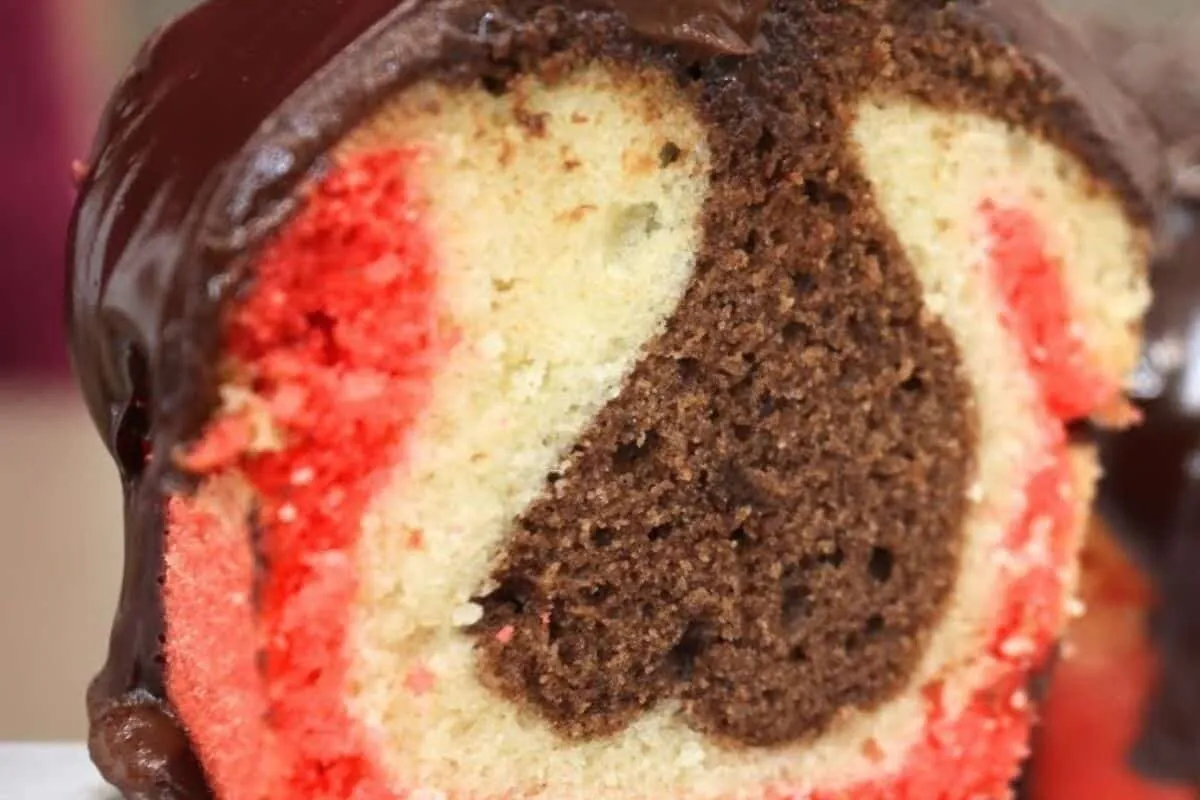 Bolo mesclado napolitano: receita da Isamara Amâncio, delici