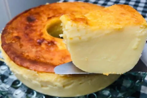 Bolo moça cremosa: tão cremoso que até parece sobremesa