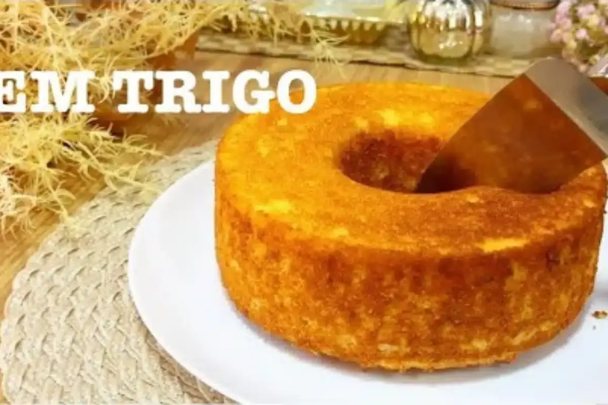 Bolo Moça de maracujá feito sem trigo, bem fofinho, cremoso