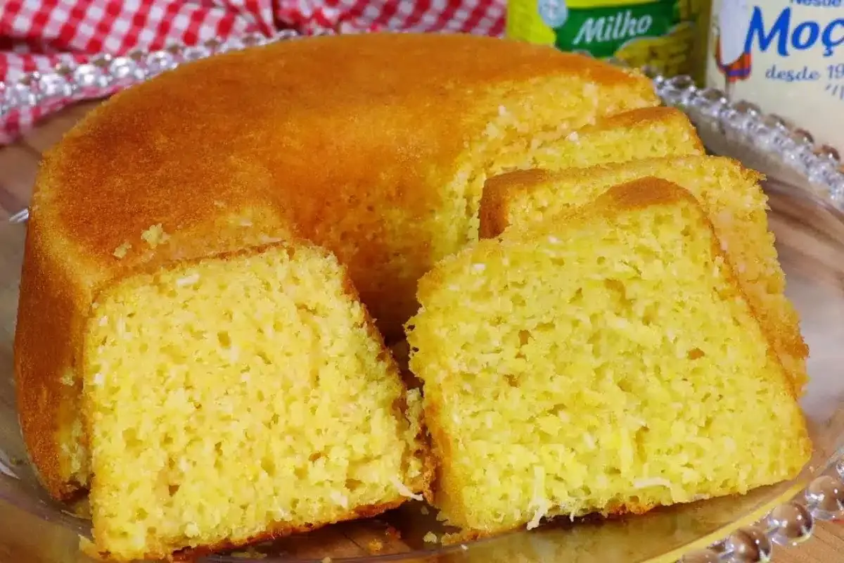 Bolo moça de milho da fazenda para saborear no café da manhã