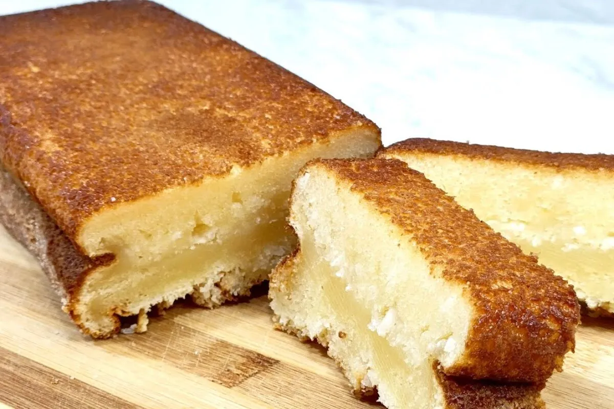 Bolo mole de coco: sobremesa com sabor marcante e uma textur