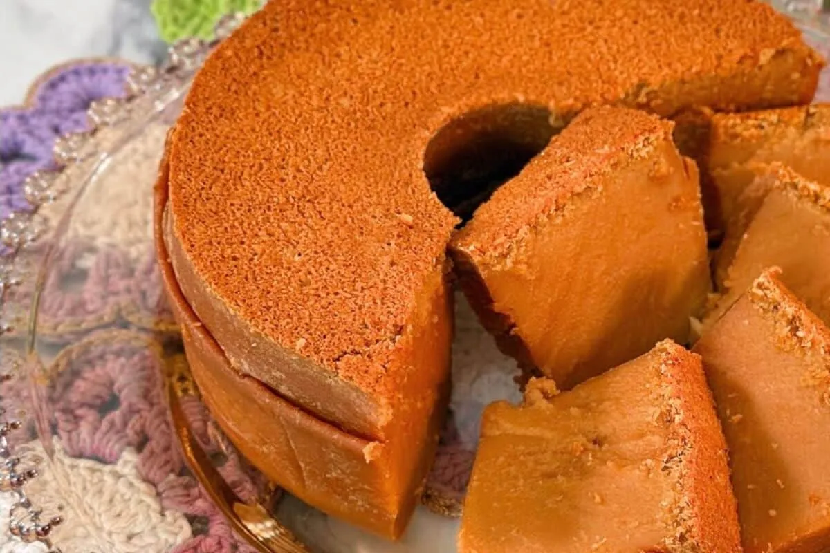 Bolo mole de leite caramelizado: receita diferente, com sabo