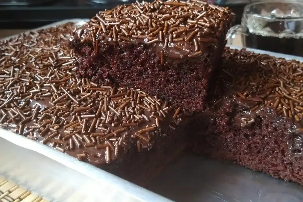 Bolo nega maluca de liquidificador: o mais molhadinho de tod
