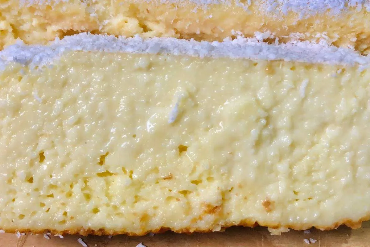 Bolo nuvem de coco: o mais cremoso e molhadinho de todos