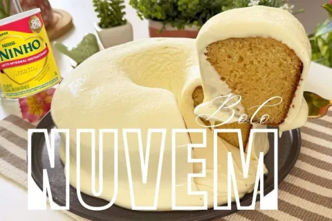 Bolo nuvem super leve e tão fofinho que parece que vai desma