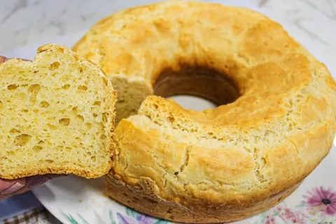 Bolo pão de queijo fácil de fazer e fica ótimo para agora no