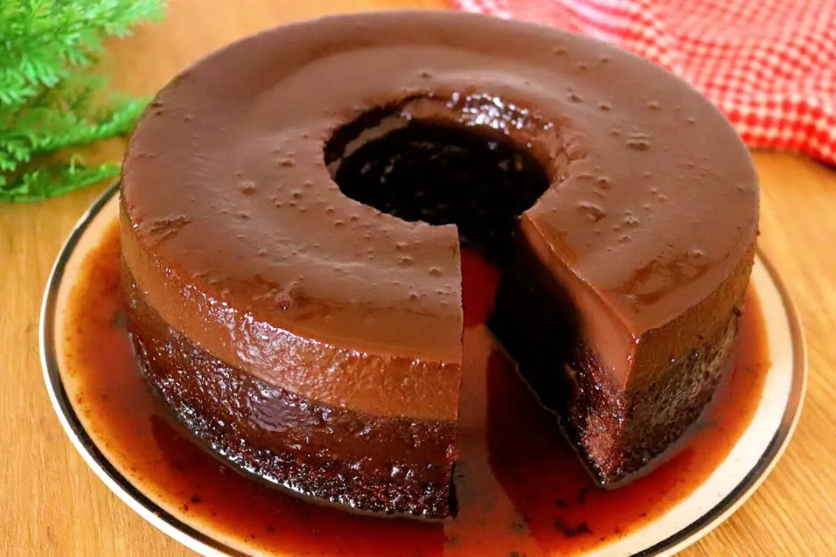 Bolo pudim de chocolate: uma mistura perfeita de texturas qu