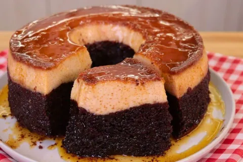 Bolo pudim de leite condensado perfeito que já sai pronto do