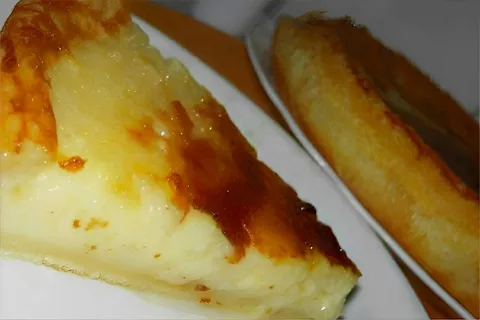 Bolo queijadinha simples e prática é só misturar os ingredie