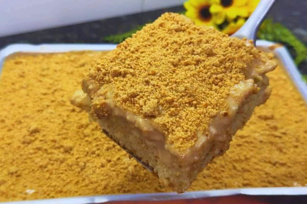 Bolo quente de amendoim: fofinho e com sabor que lembra fest
