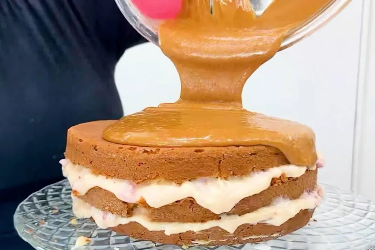 Bolo recheado fácil: esse não precisa ser confeiteira profis