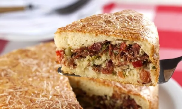 Bolo Salgado de Fubá com Carne Seca