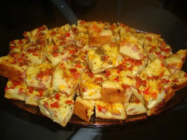 Bolo Salgado de Salsicha e Milho Verde