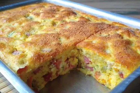 Bolo salgado recheado: é só bater no liquidificador, bolo úm