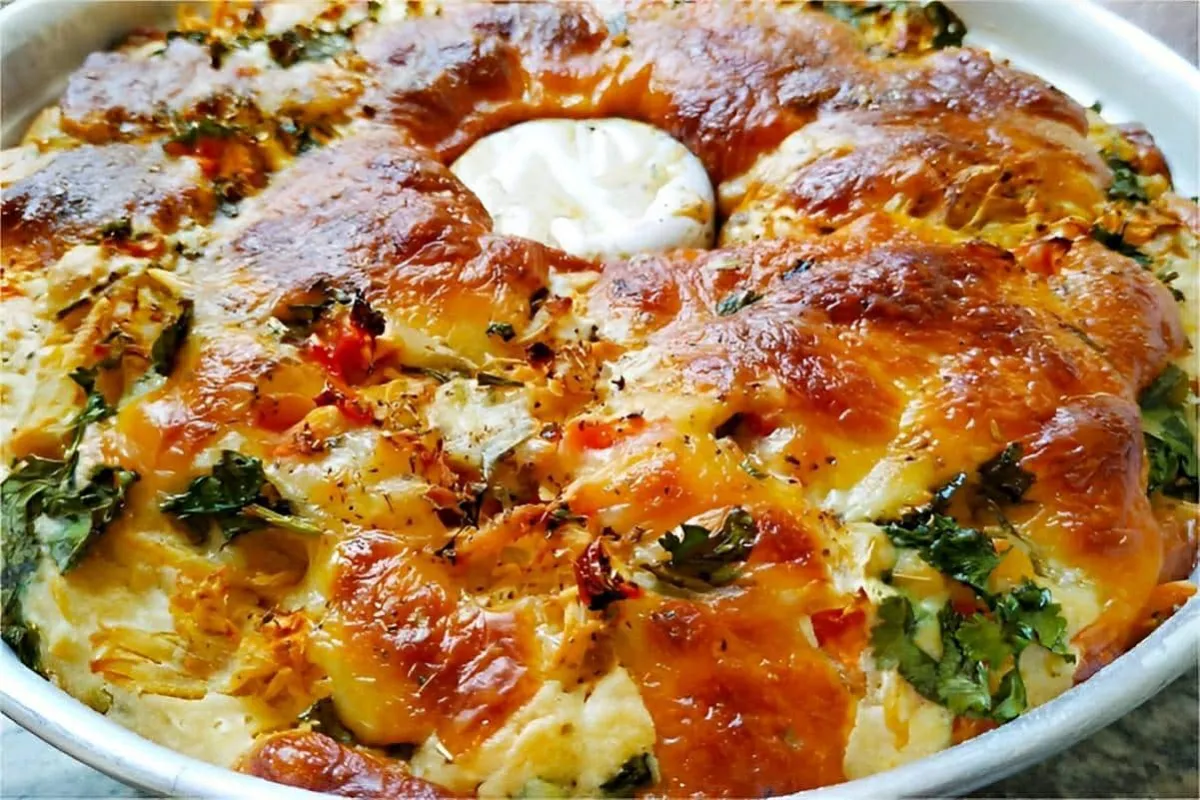 Bolo salgado recheado fácil e delicioso perfeito para o seu