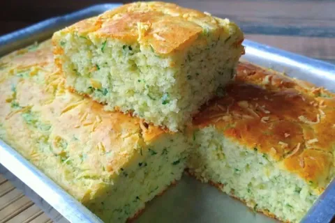 Bolo salgado úmido, saboroso e fofinho, que é só misturar os