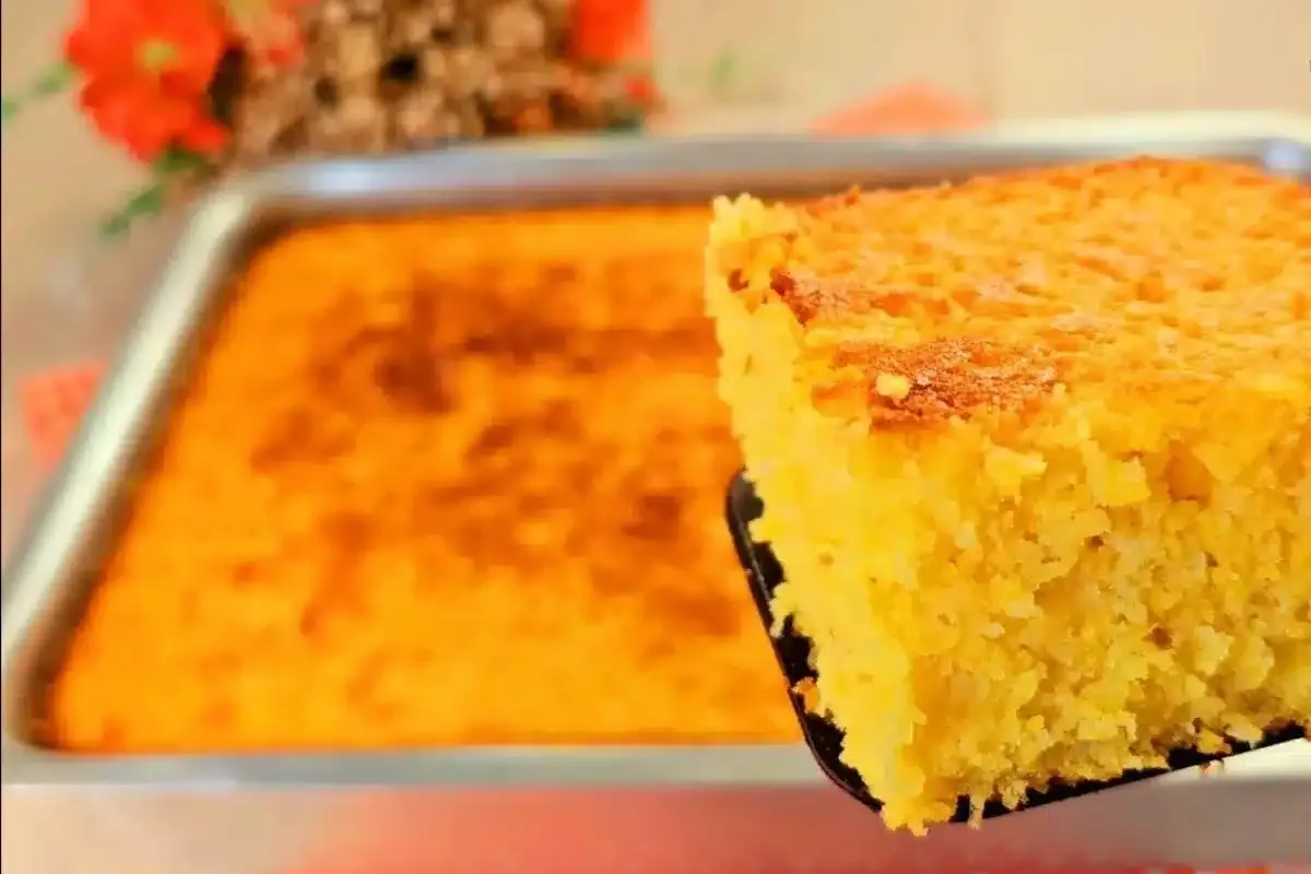 Bolo sem glúten e sem lactose feito com flocão, saudável e e