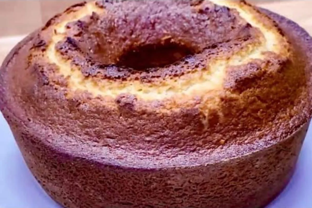 Bolo simples de coco da vovó: bem fofinho para deixar seu ca