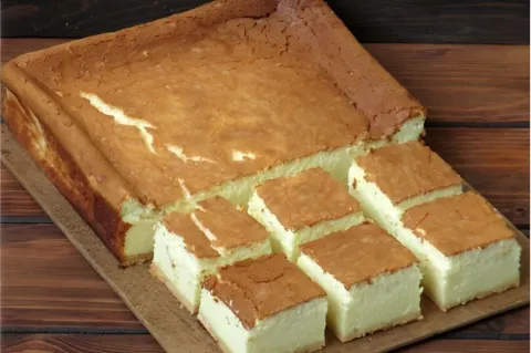 Bolo simples e econômico feito com apenas 1 ovo fica perfeit