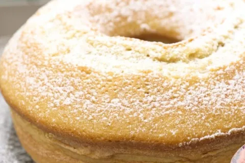 Bolo simples e fofinho: macio, fácil e rápido para o seu caf