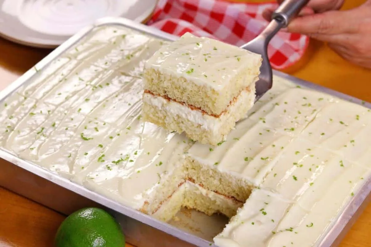 Bolomousse gelado de limão feito no liquidificador, molhadin