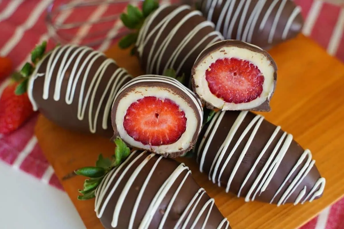 Bombom de morango: aprenda o passo a passo de como fazer ess