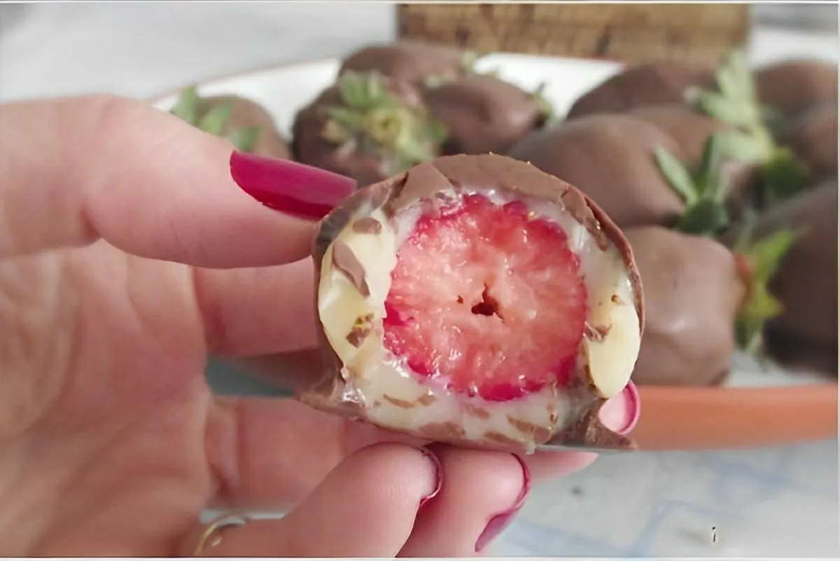 Bombom de morango com brigadeiro branco pra fazer pra famíli
