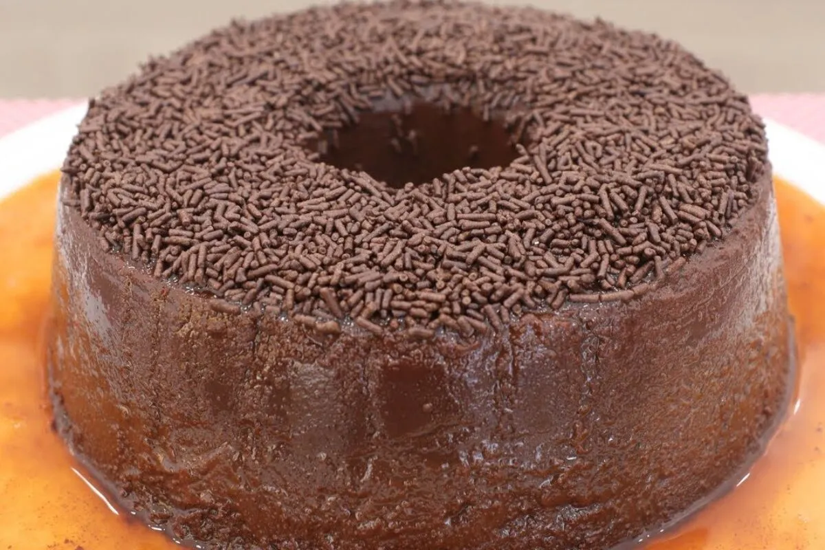Brigadeirão cremoso rápido e fácil de preparar com sabor irr