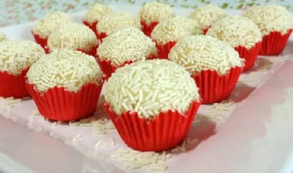 Brigadeiro Branco – Feito com 3 Ingredientes