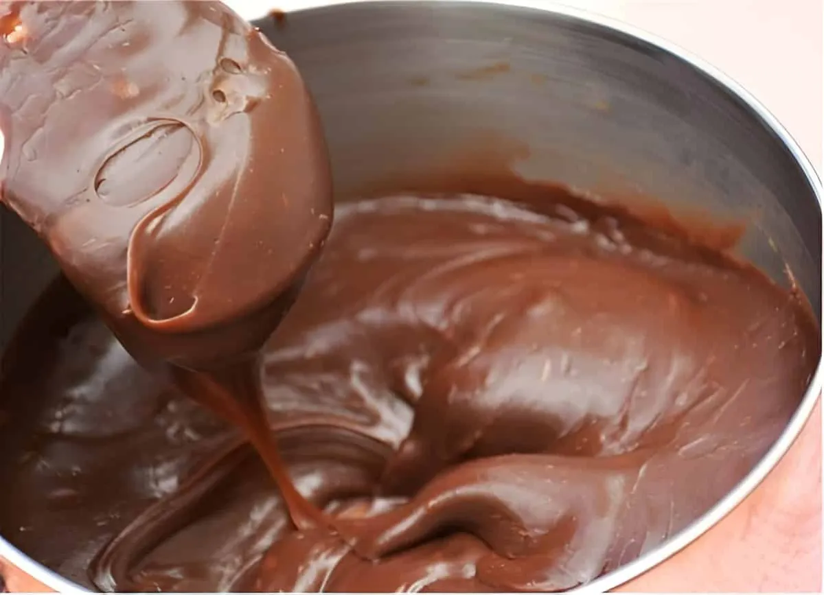 Brigadeiro de panela com ingredientes que você tem em casa m