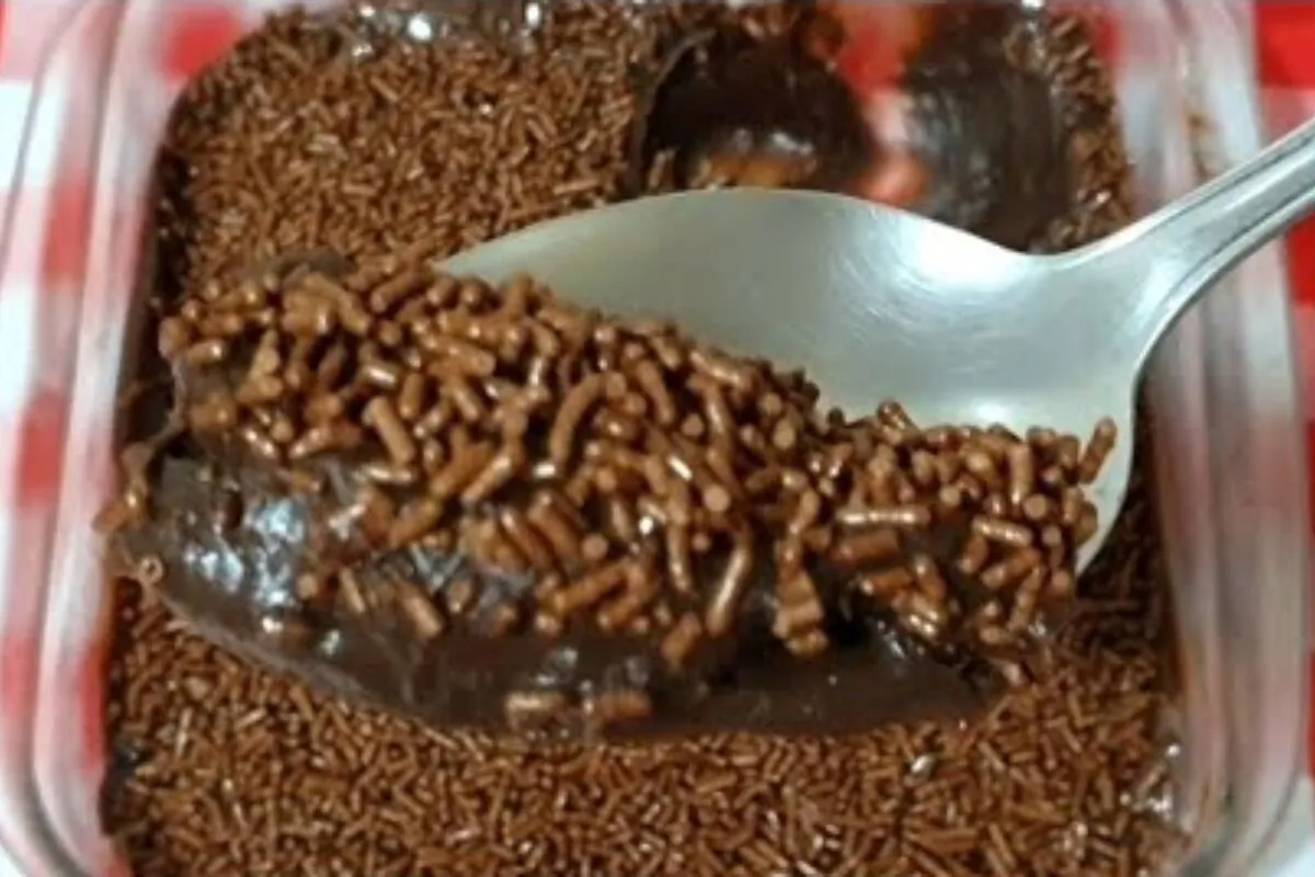 Brigadeiro de travessa: sobremesa super cremosa, fácil de fa