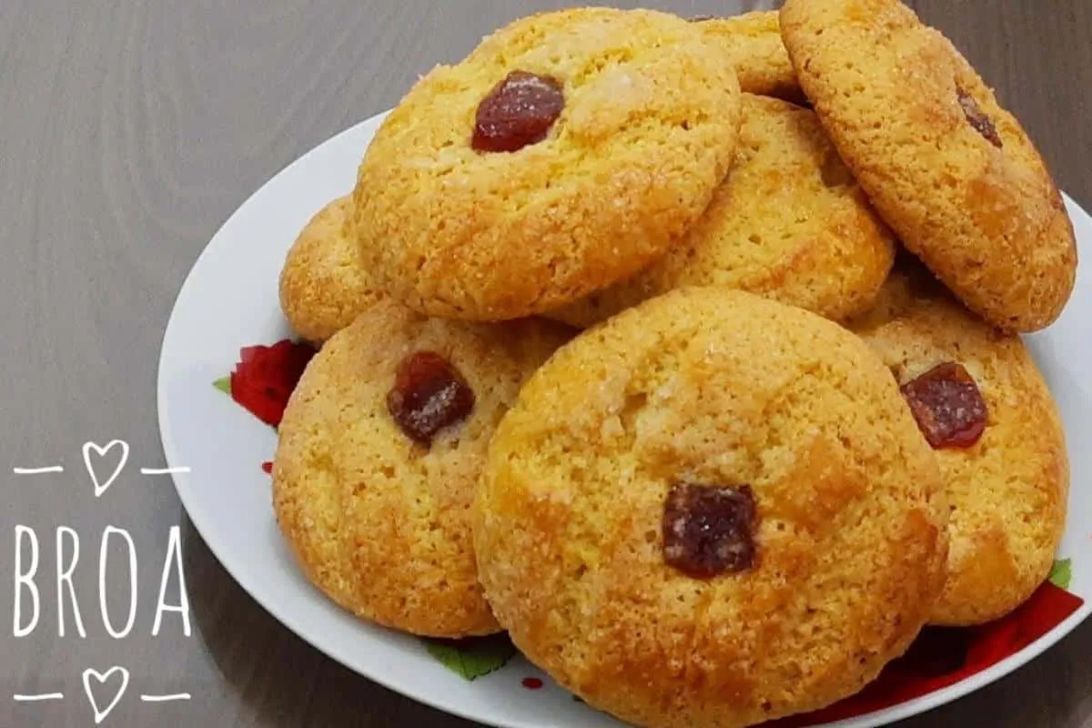 Broa de fubá com goiabada de padaria: desmancha na boca e nã