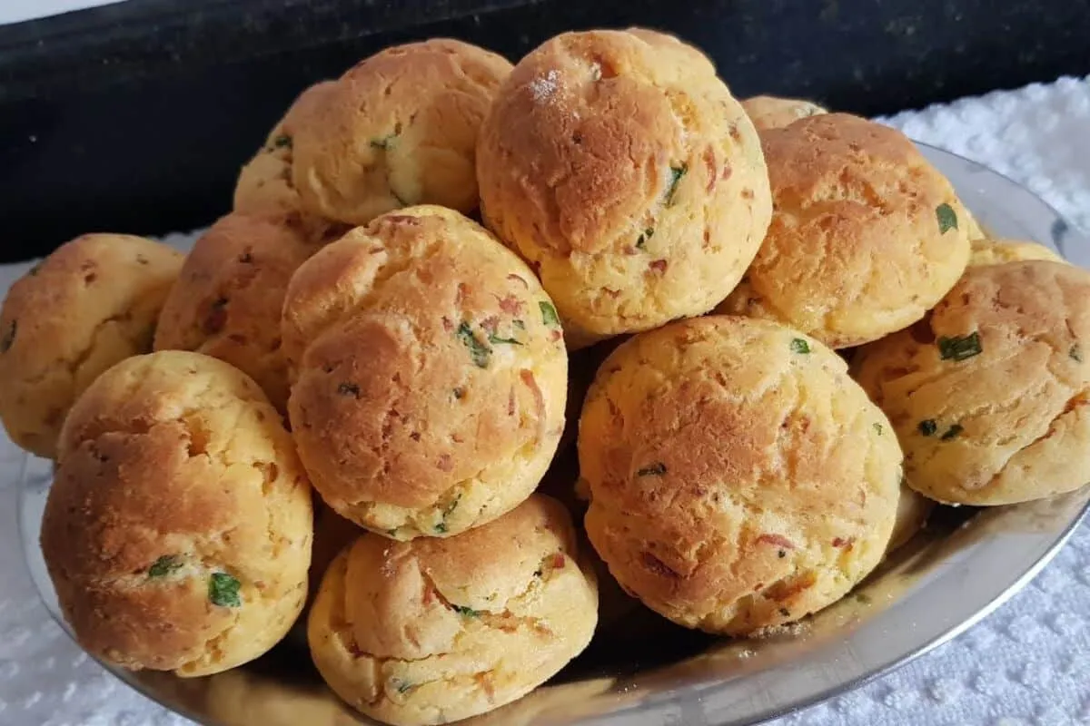Broa de fubá temperada tradicional: receita caseira que fica