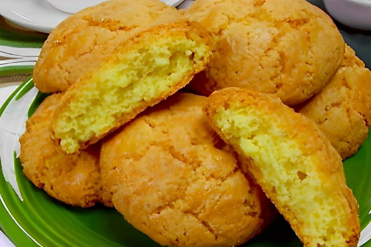 Broa de padaria tipo caxambu macia por dentro e sequinha por