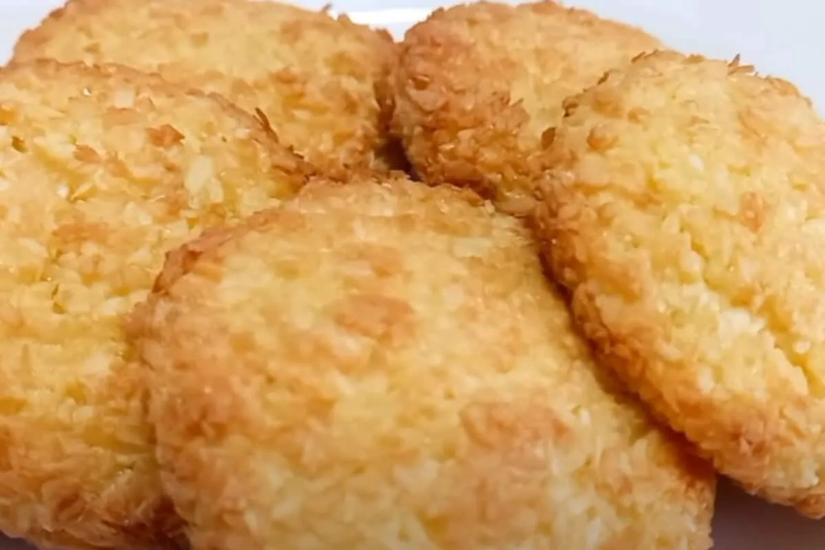 Broinha sem fubá com apenas ingredientes simples que você já