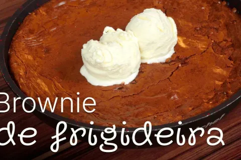 Brownie de frigideira feito com praticidade e rapidez, um do