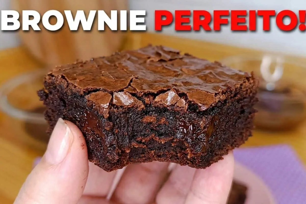 Brownie perfeito com uma casquinha craquelada maravilhosa po