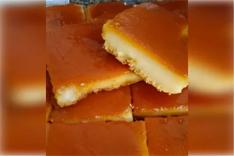 Caçarola italiana simples e prática de fazer parece um pudim