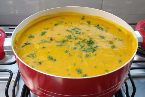 Caldo de abóbora com calabresa: aprenda a fazer essa receita