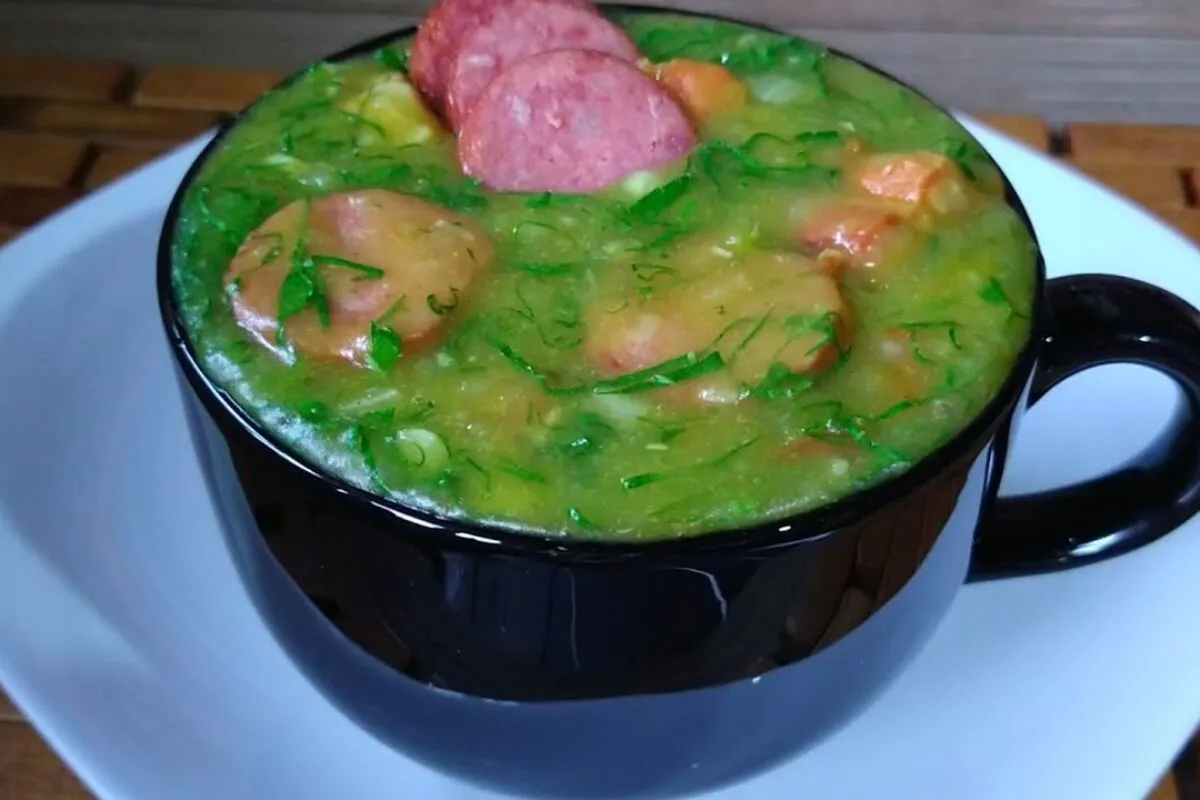 Caldo verde cremoso e muito fácil de fazer, uma receita trad